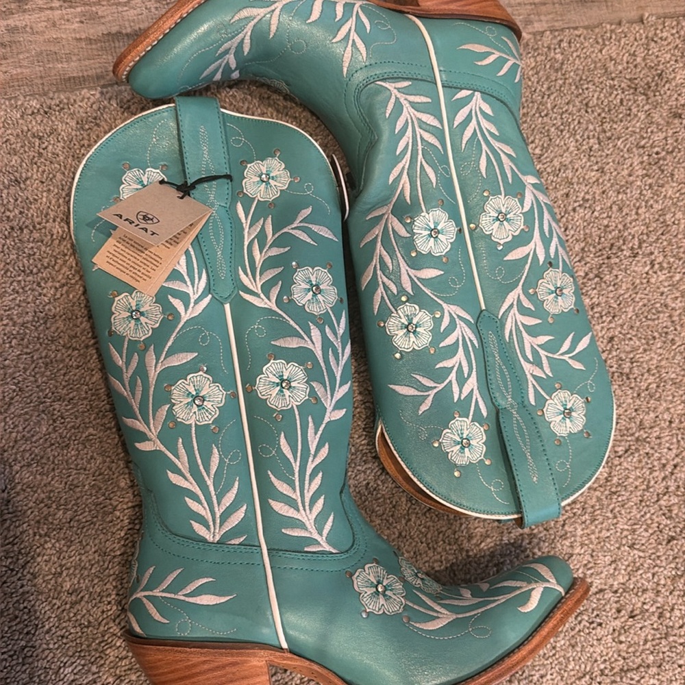 Ariat boots - Picture 5 of 7